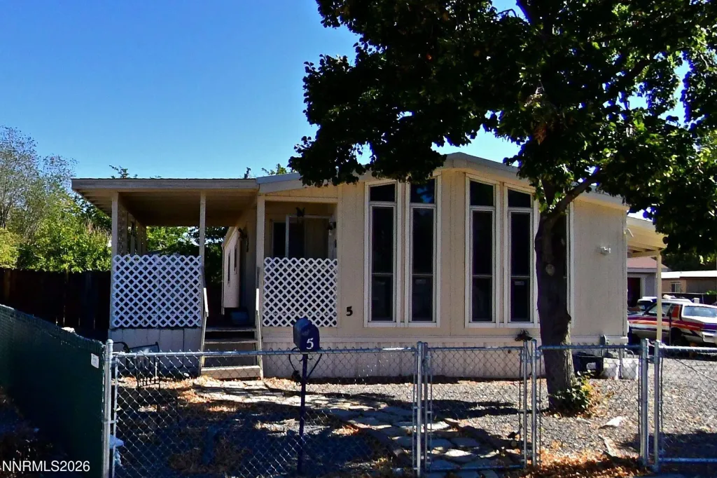 Property photo 1 of 1