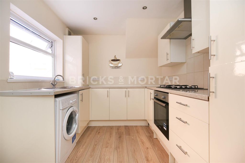 Property photo 2 of 10 7Bkejldmb5H6Qz7Jxd0Vjipibt0.Jpg