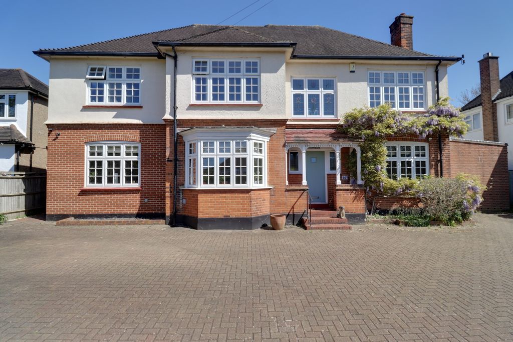 Property photo 2 of 29