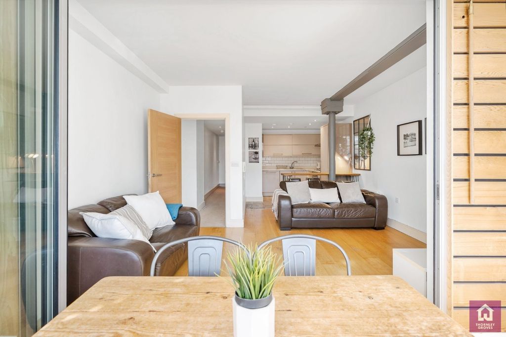 Property photo 1 of 19 Picture No. 04