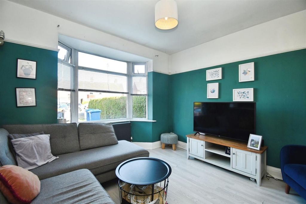 Property photo 2 of 12 A0E3072B-U 20 2821 29.Jpg