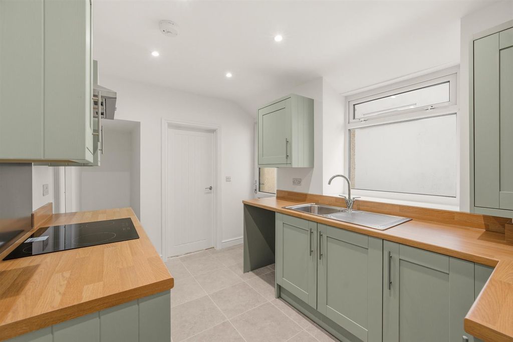 Property photo 2 of 28 185 Ynyswern Road-13.Jpg