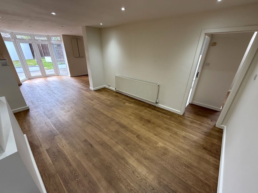 Property photo 3 of 18 Reception 1 (B)