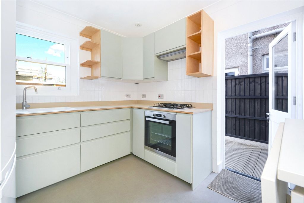 Property photo 3 of 12 Picture No. 13