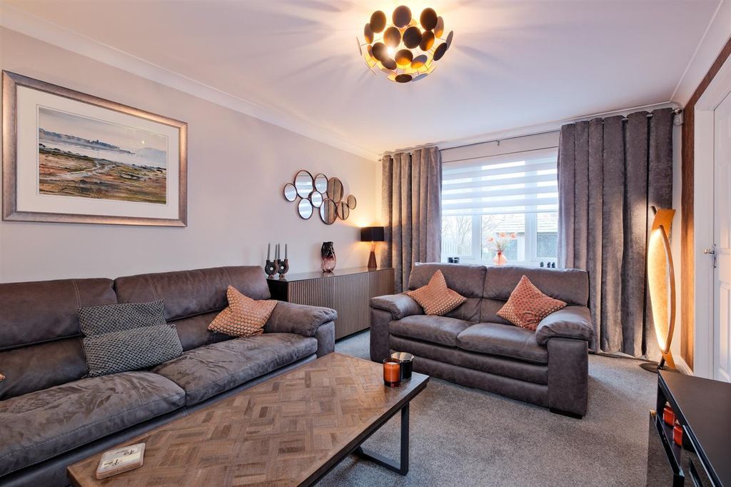 Property photo 3 of 23