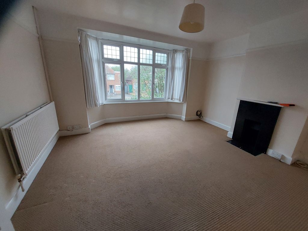 Property photo 3 of 6 Lounge