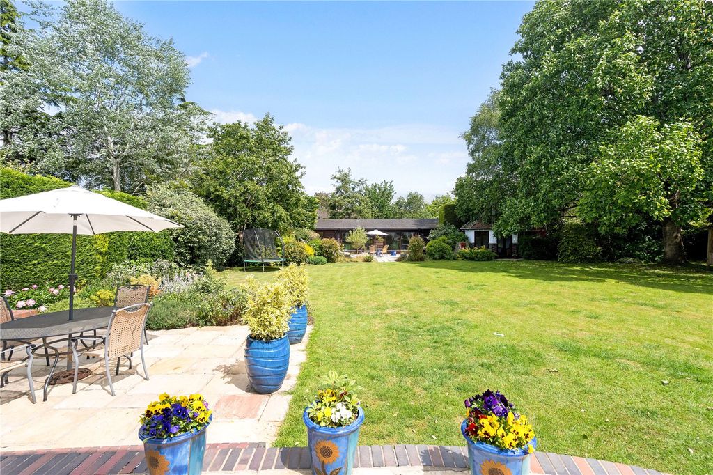 Property photo 3 of 19 Garden