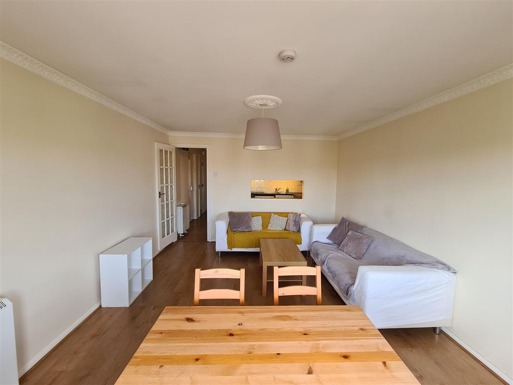 Property photo 3 of 8