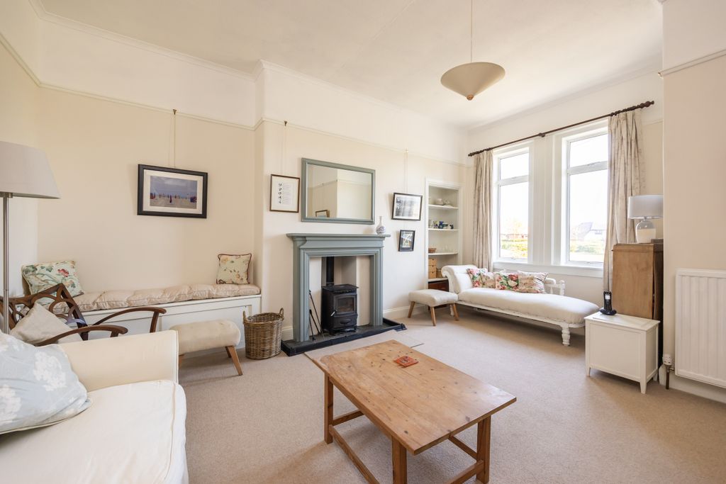 Property photo 2 of 25 Property Image 2