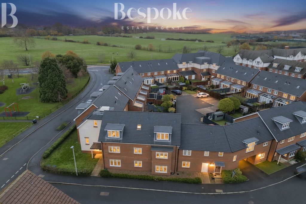 Property photo 2 of 21