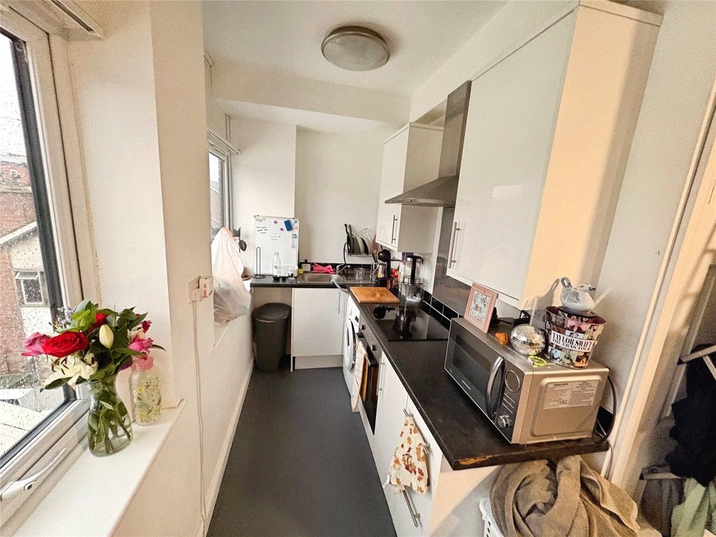 Property photo 3 of 5 Kitchen