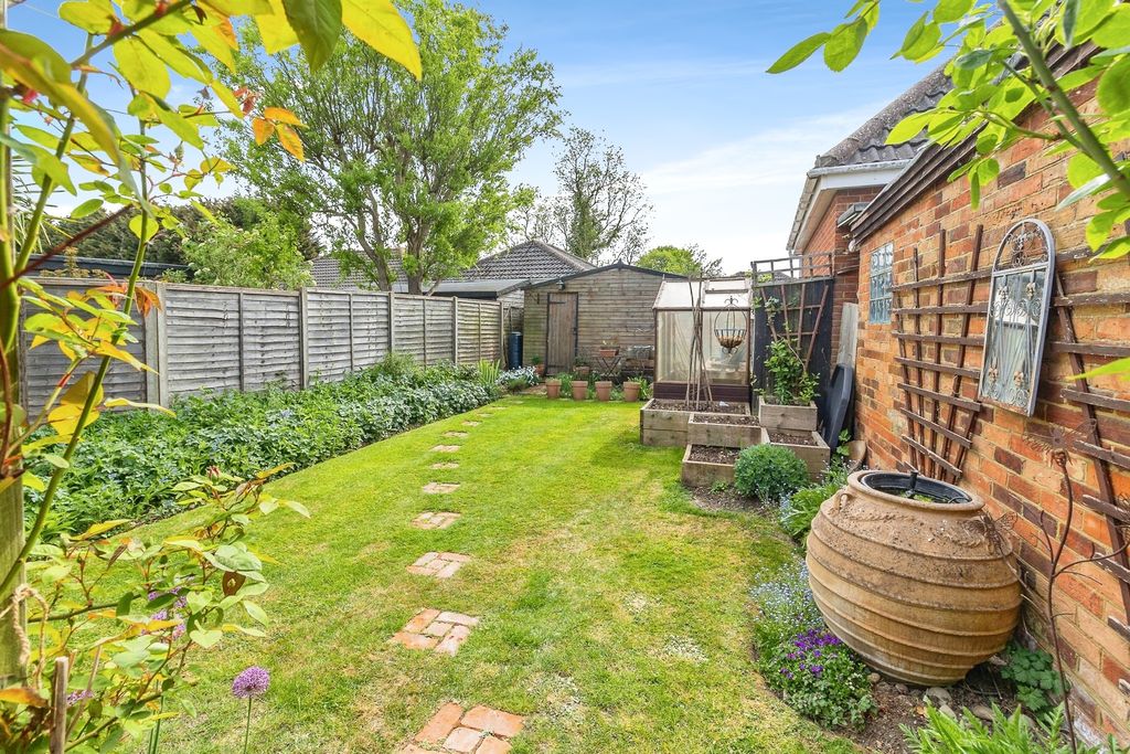 Property photo 2 of 19