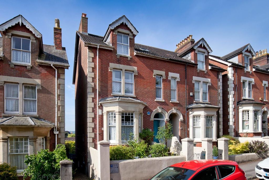 Property photo 1 of 23 Front Exterior