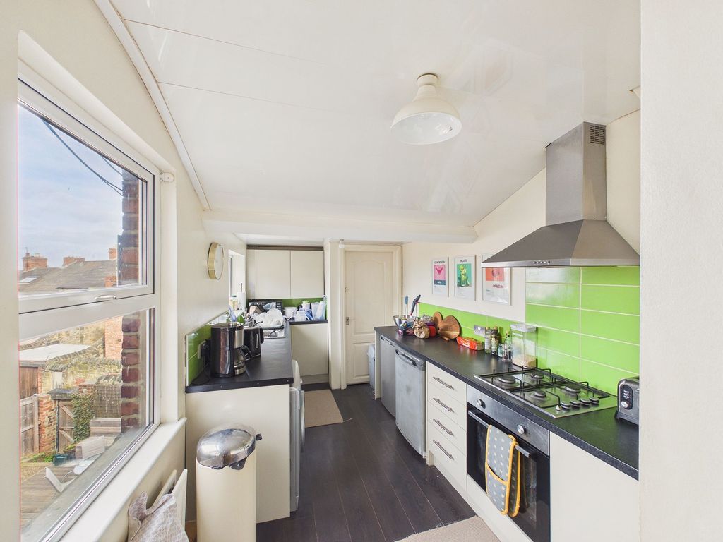 Property photo 2 of 8 Kitchen