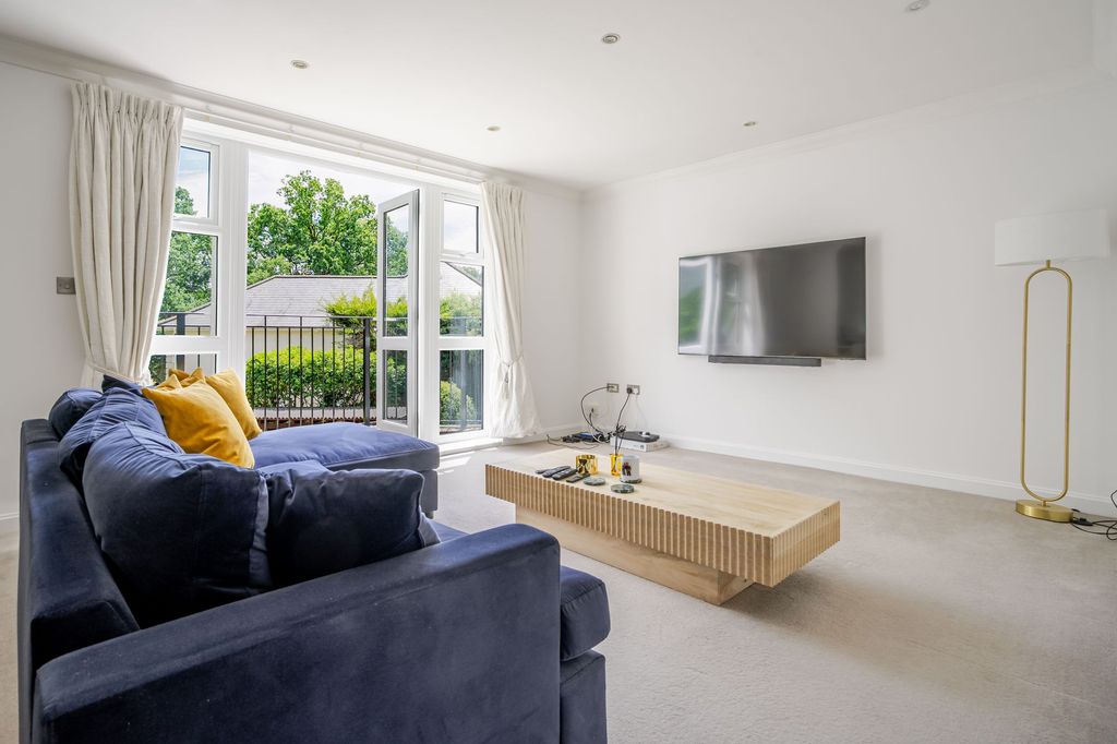 Property photo 3 of 7