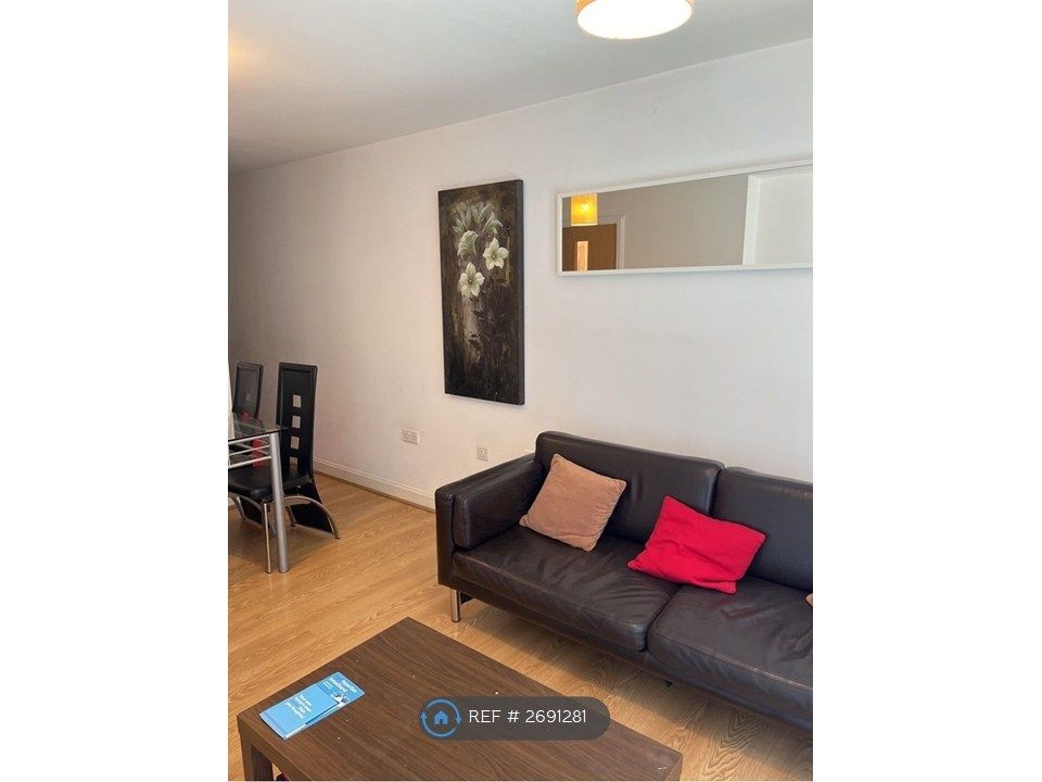 Property photo 3 of 9 Lounge / Diner