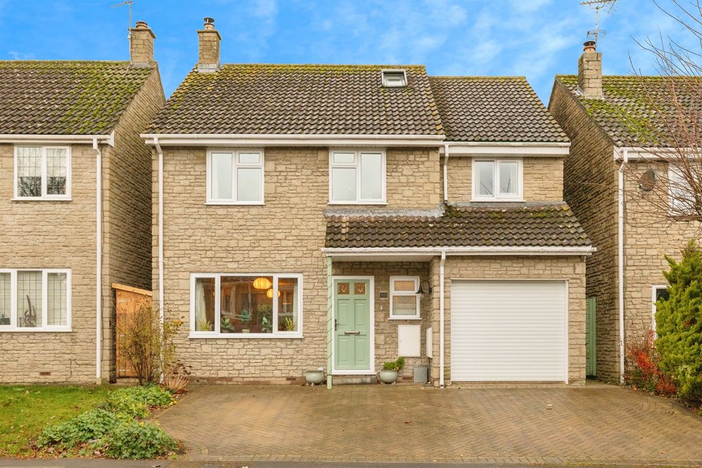 Property photo 1 of 18