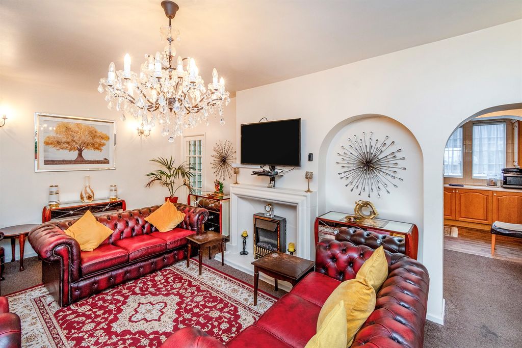 Property photo 3 of 17