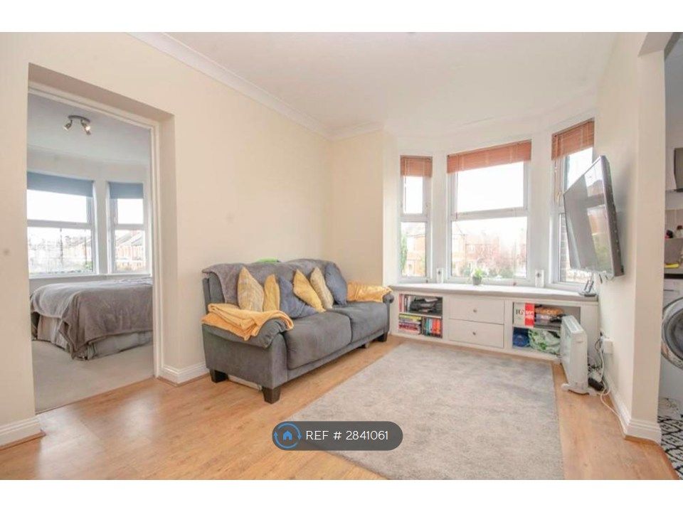 Property photo 2 of 6 Lounge