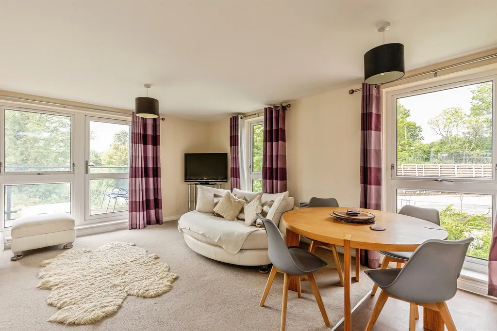 Apartment in Bristol, Bower Ashton, Ashton Gate - View 3