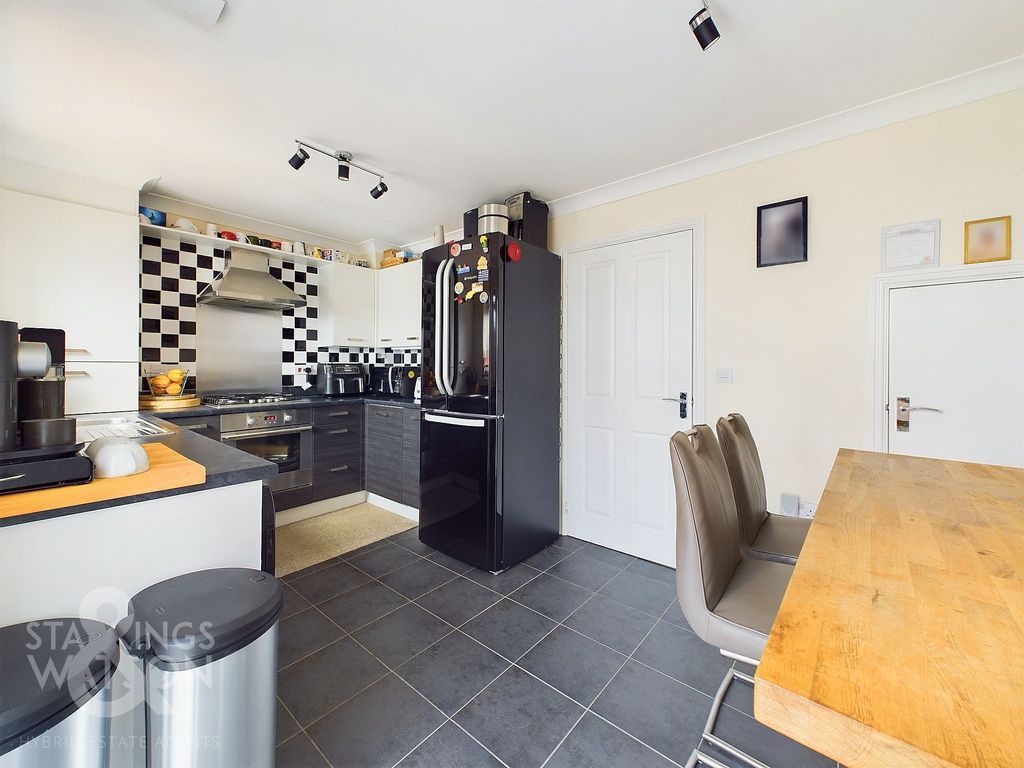 Property photo 3 of 23