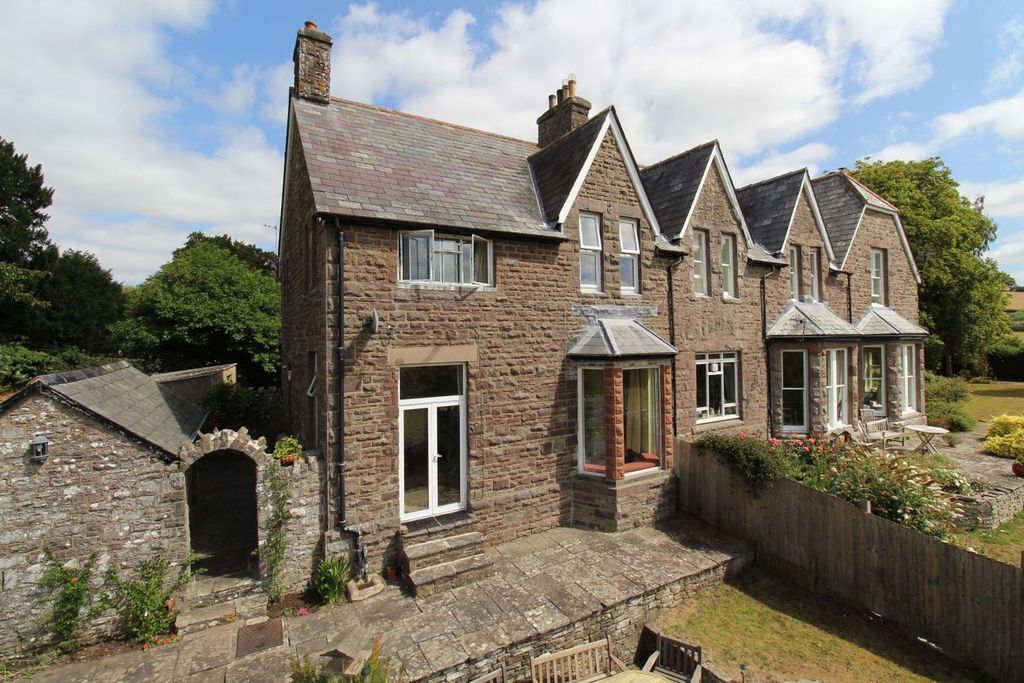 Property photo 1 of 23