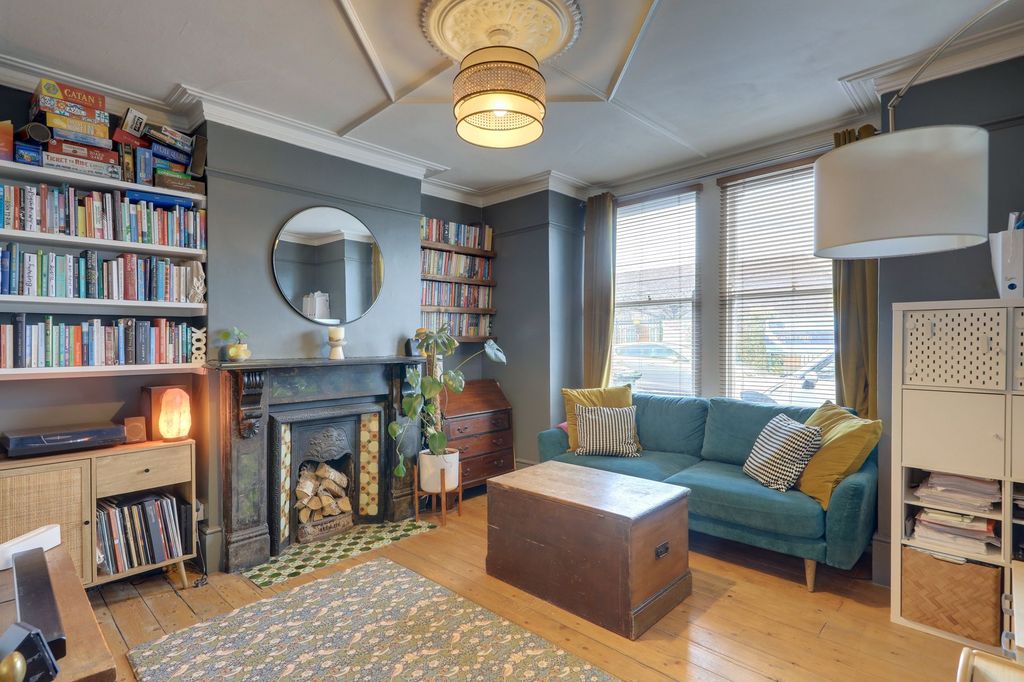 Property photo 2 of 11