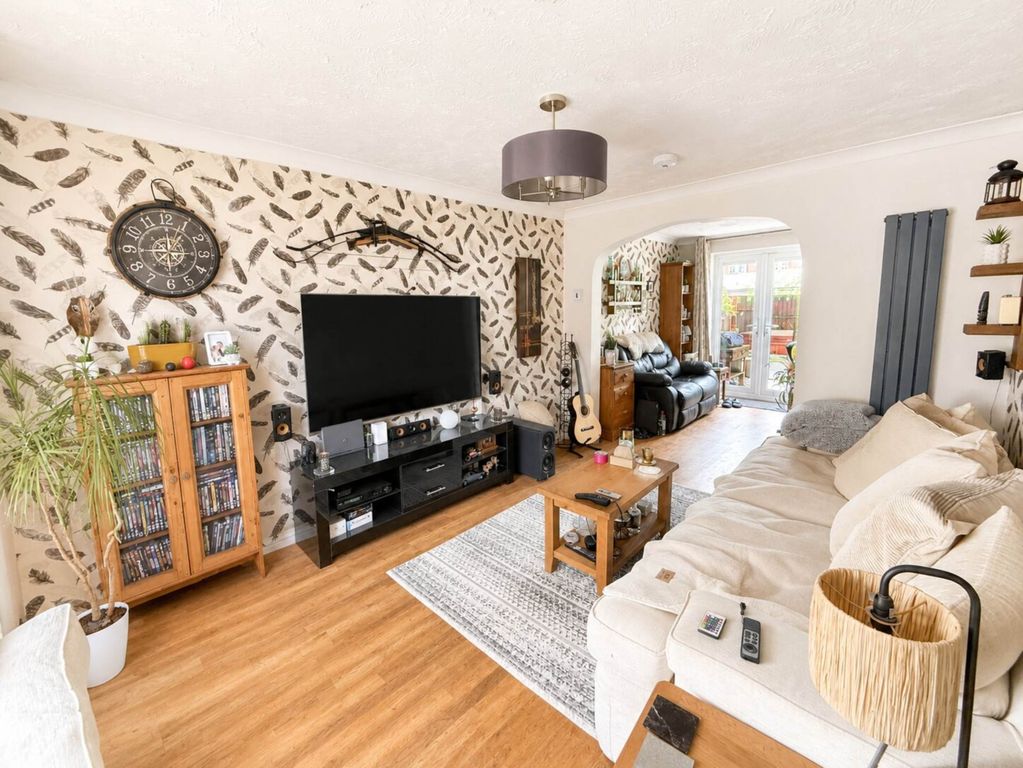 Property photo 3 of 27