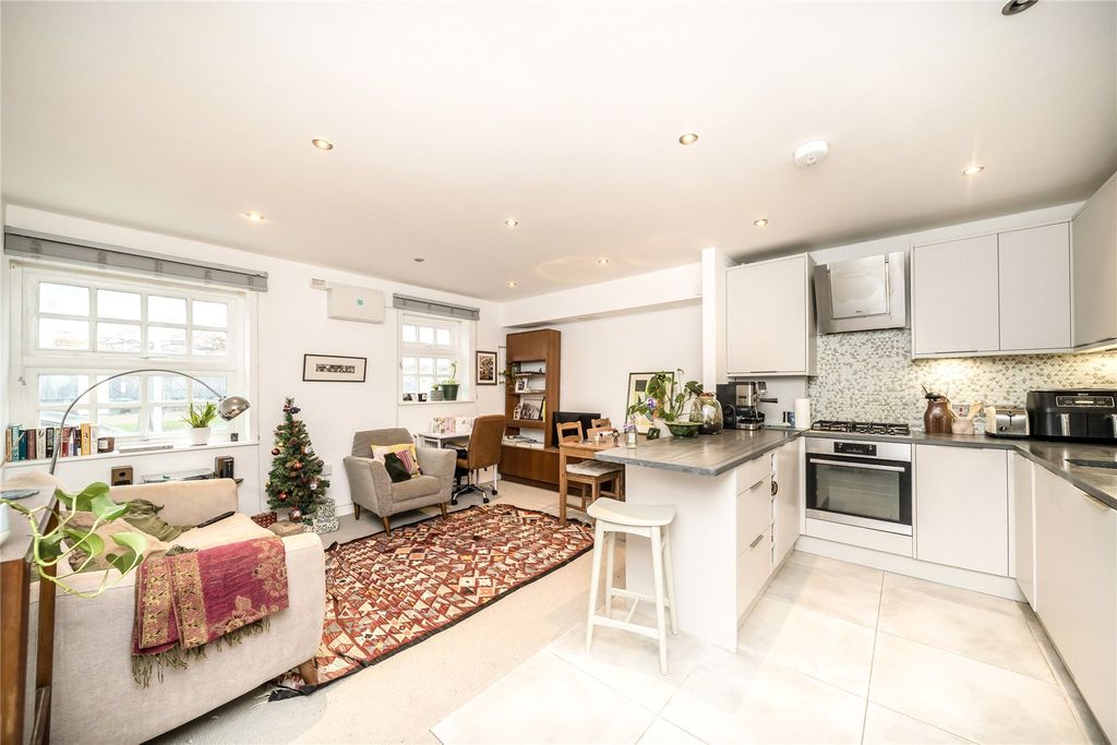 Property photo 2 of 6 Living Area/Kitchen