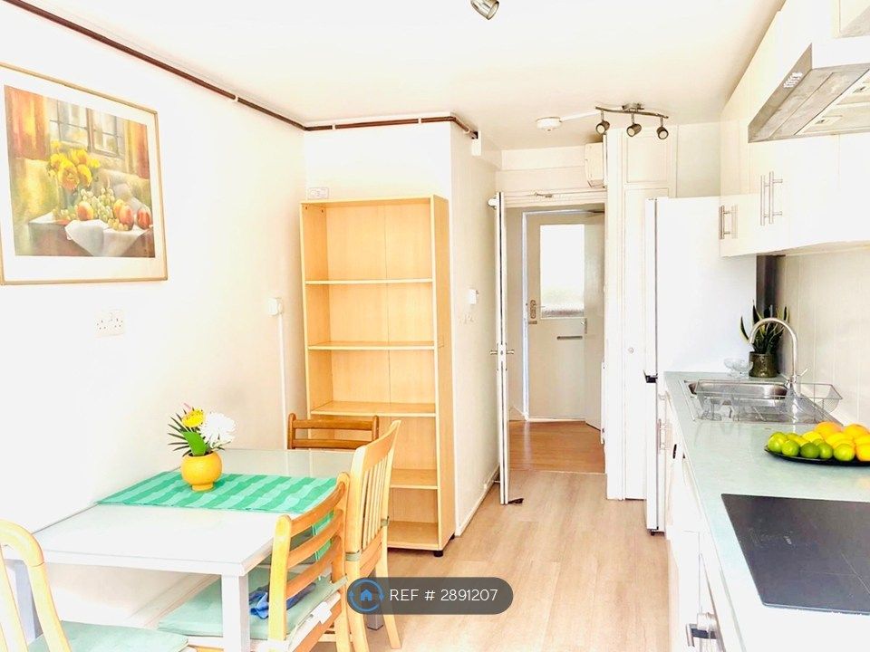Property photo 3 of 23