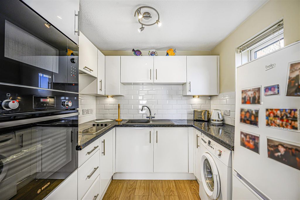 Property photo 3 of 13 14 Ullswater Court-6.Jpg