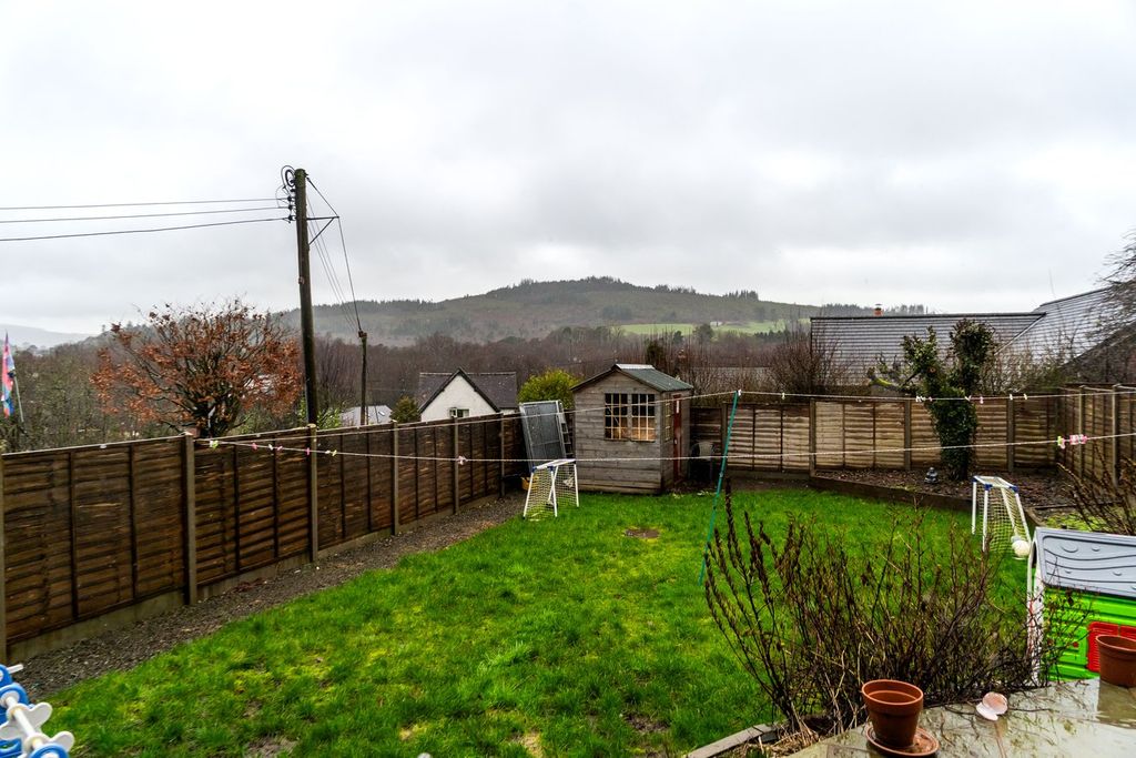 Property photo 2 of 36