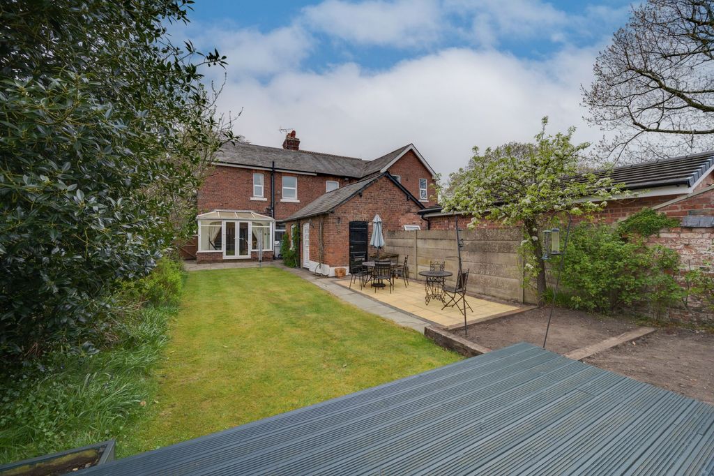 Property photo 1 of 27