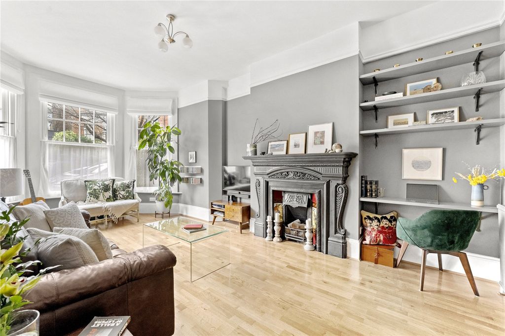 Property photo 2 of 19 Picture No. 11