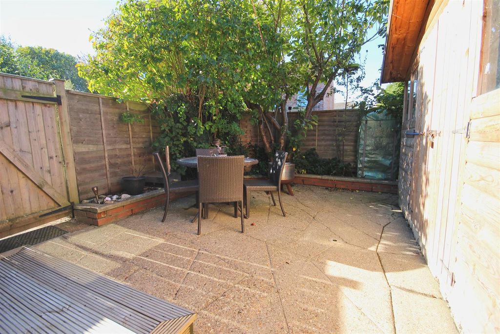 Property photo 2 of 27 Outside