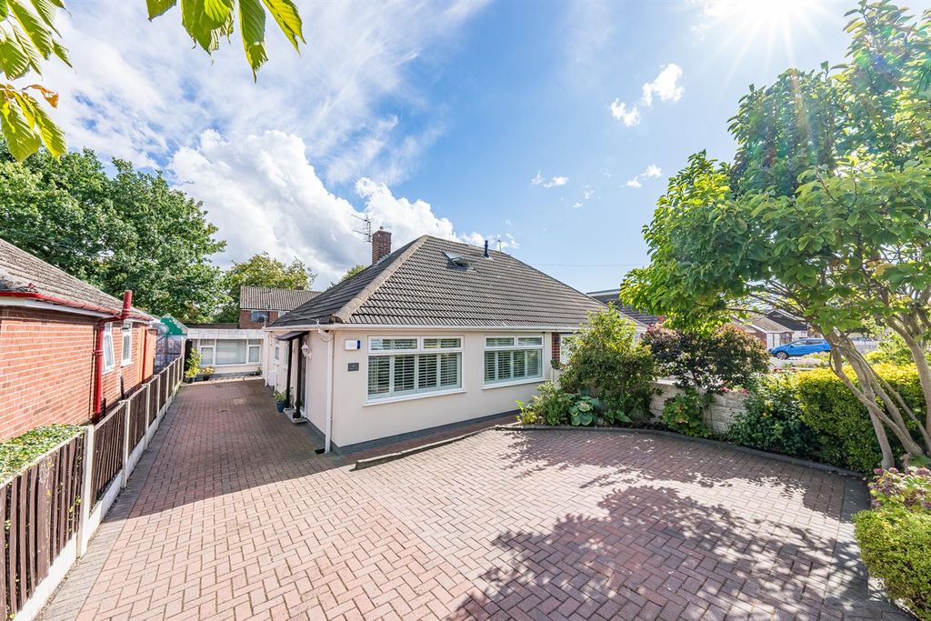 Property photo 1 of 26 40-Gorsey-Lane-4.Jpg