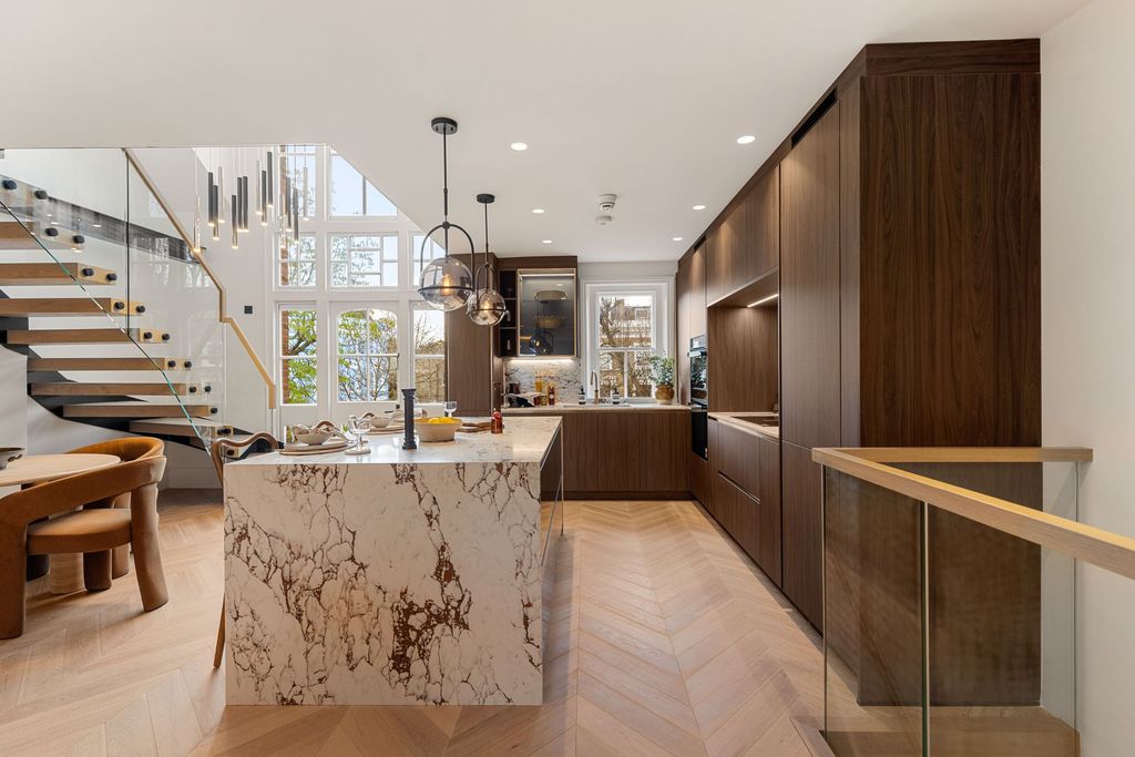 Property photo 1 of 25