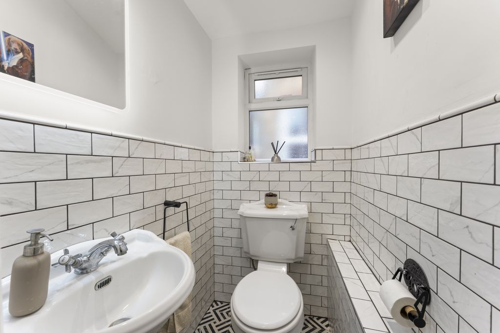 Property photo 3 of 11 Photo 9