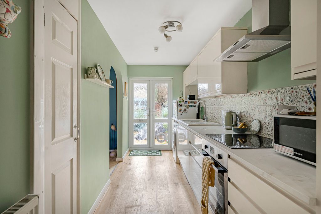 Property photo 3 of 14 Kitchen