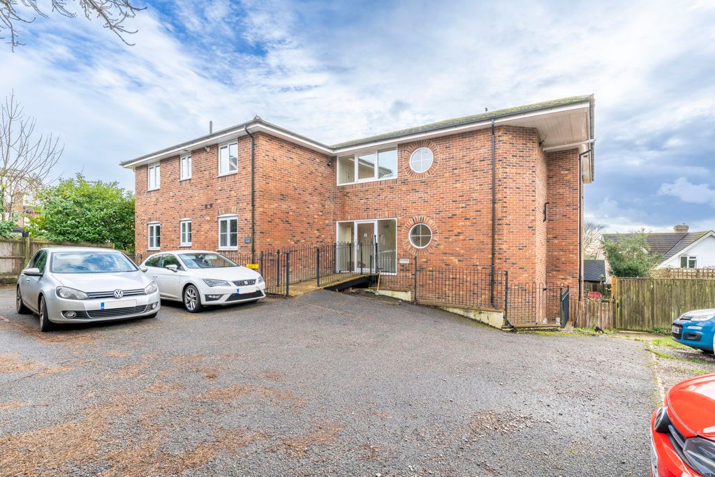 Property photo 1 of 13 Photo 12