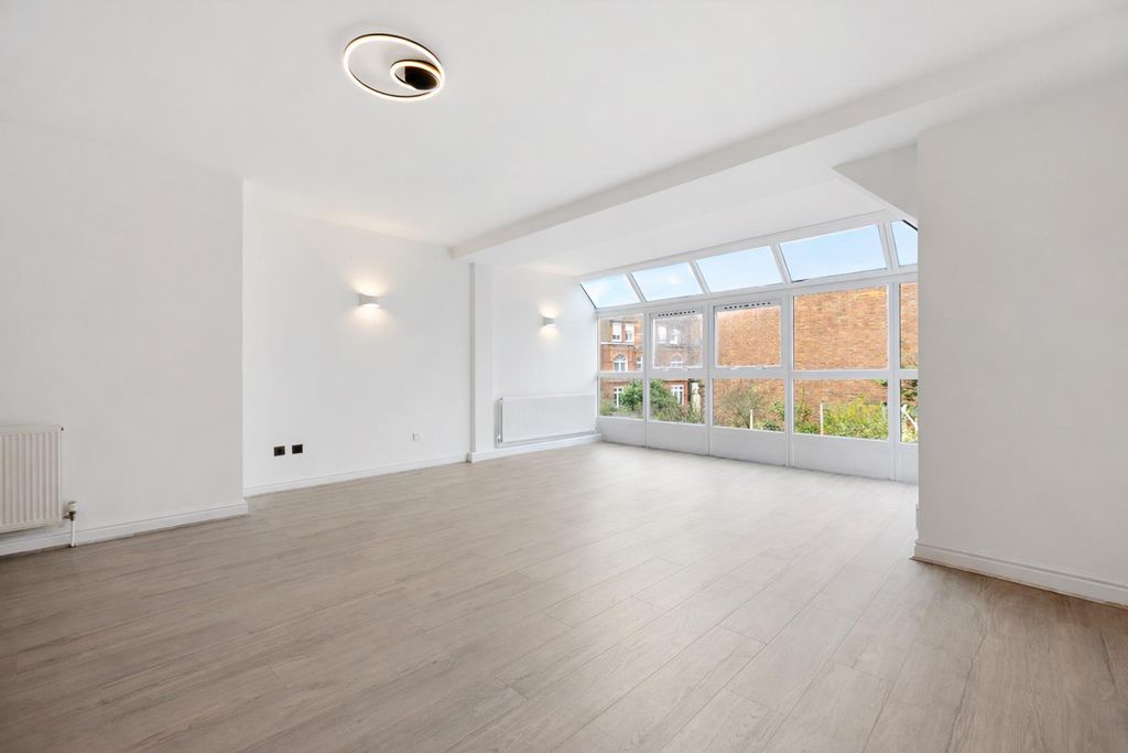 Property photo 1 of 10 Lr - 3 Dom Court - Receptiona3 (1).Jpg