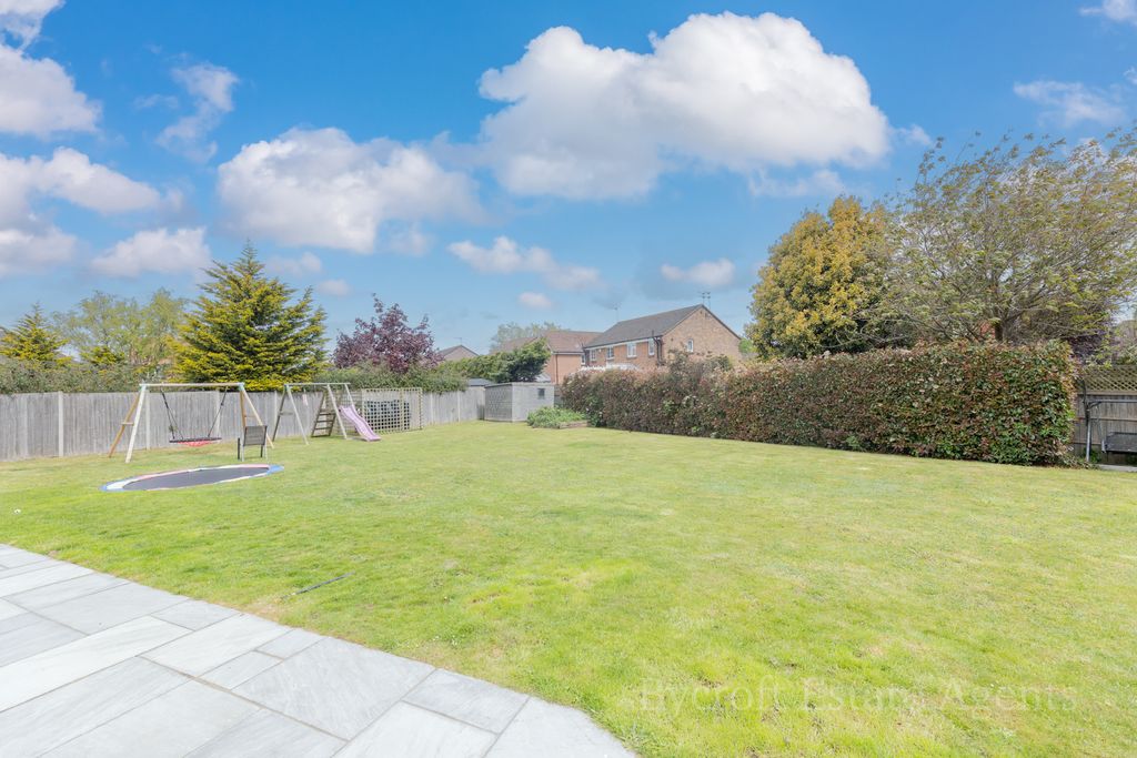 Property photo 2 of 18