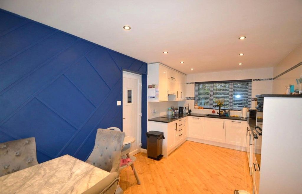 Property photo 3 of 15 Picture No. 13