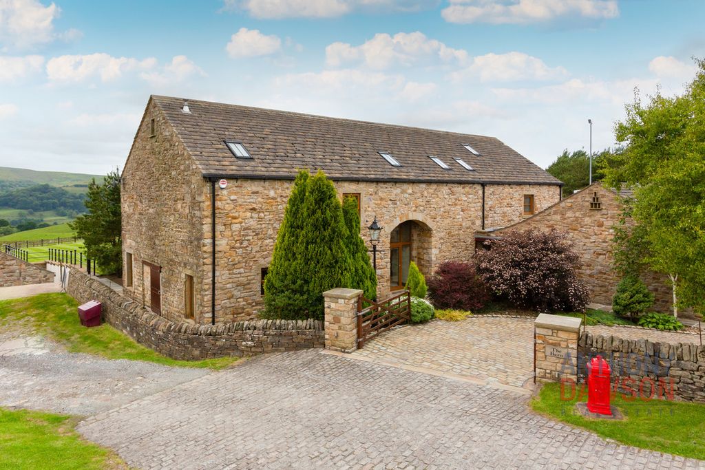 Property photo 2 of 23