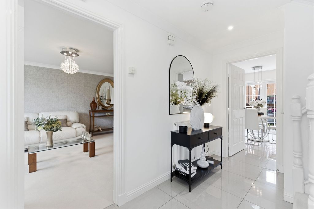 Property photo 2 of 46