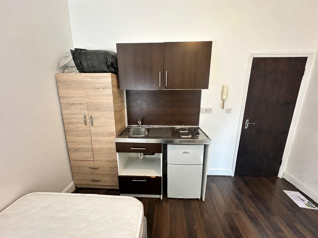 Property photo 1 of 3