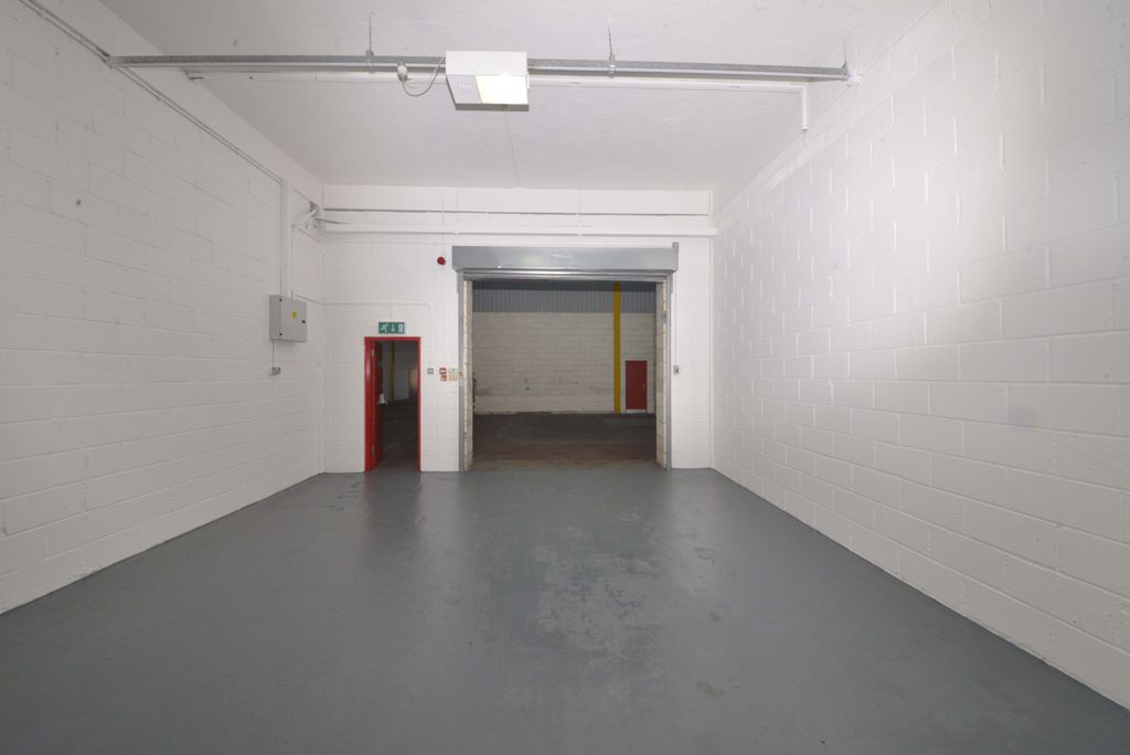 Property photo 1 of 2