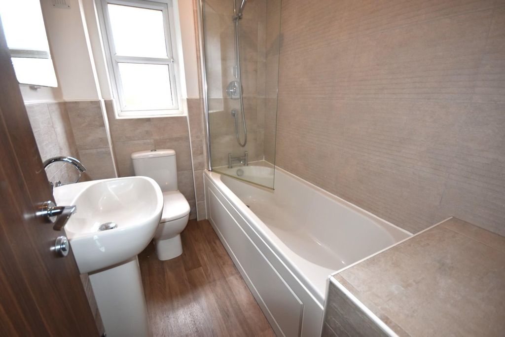 Property photo 3 of 15 Bathroom