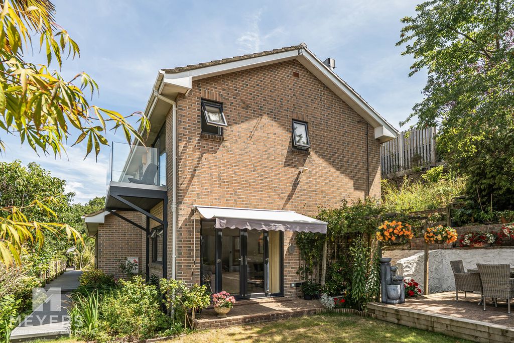 Property photo 1 of 23