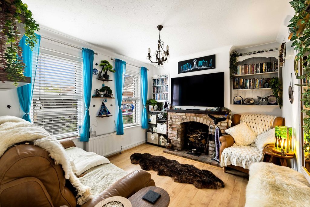Property photo 2 of 16